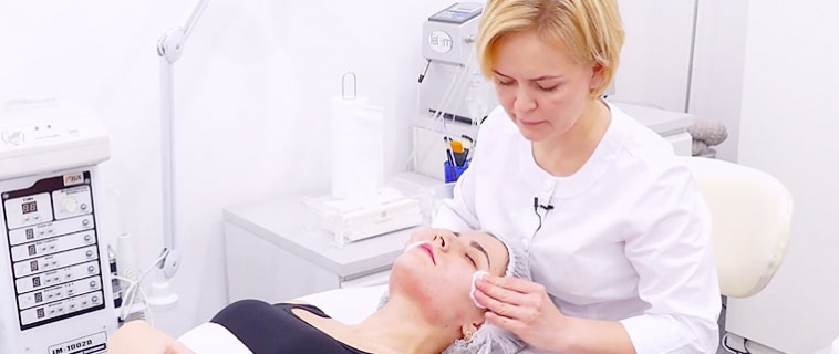Лікування акне у косметолога ▷ Поверхневий гліколевий пілінг при вугровій хворобі